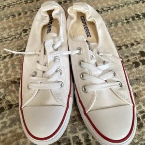 Women’s Converse white size 8 Never Worn